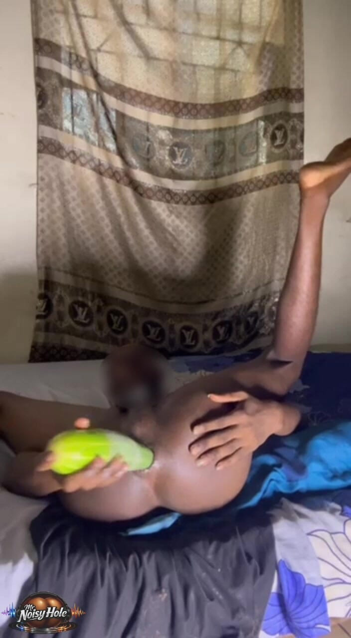 Mr. Noisy Hole: Uống một trong năm của tôi một ngày trái cây...