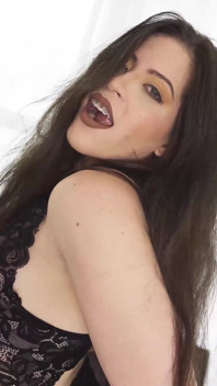 První anální scéna Grety Sweet - Bolí to, ale je tvrdě ošukána a dostane creampie