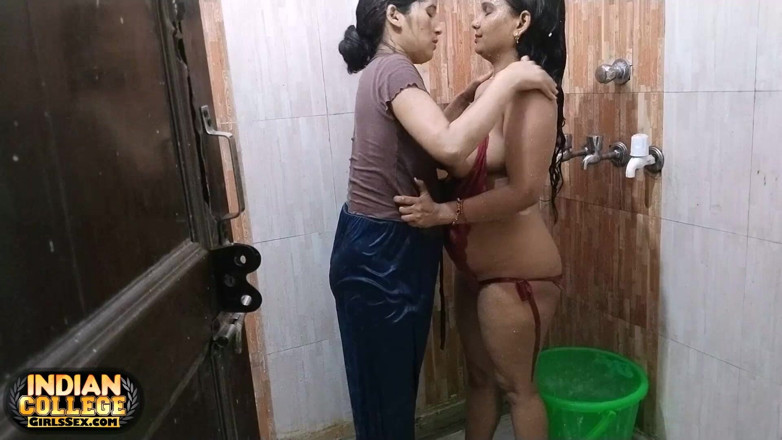 Indian Lesbians: Индийский лесбийский друг помогает мне забыть, что мой бойфренд сосет мою киску как профессионал