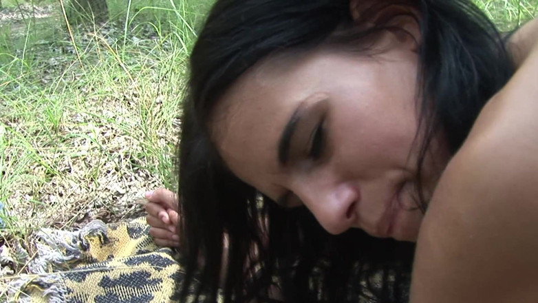 Hot Mature Adventures: Milfs insaciables finalmente sucumben a las tentaciones al aire libre...