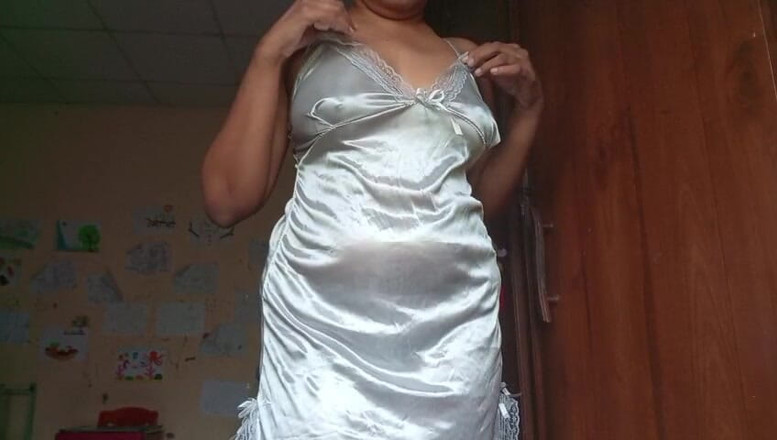 Miya White: Klitorisin yoğun parmakla mastürbasyonu ve penetrasyon 08:10 klitorisin yoğun parmak mastürbasyonu...