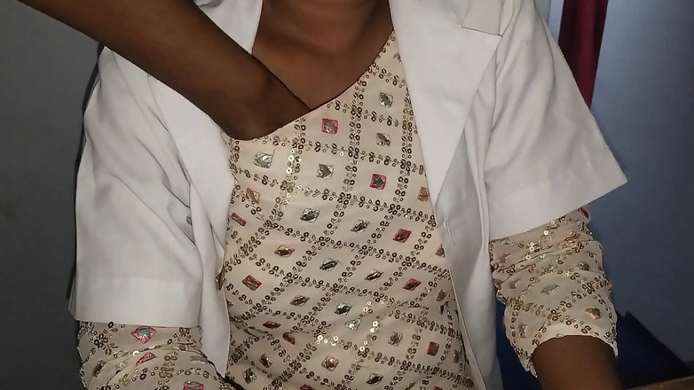 Nirman: 印度漂亮医生被病人干