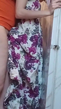 La madre de mi esposo me folla cuando estamos solos en casa
