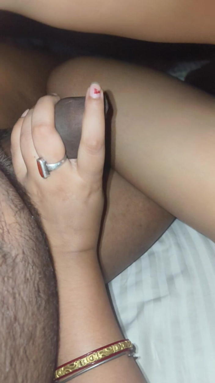 Angelmona: Sexo nocturno con video caliente indio