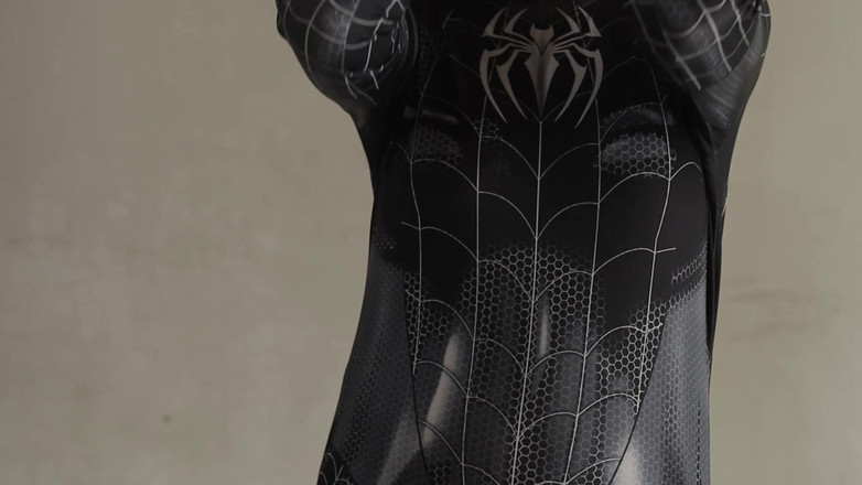 deafheaven666: Probándome mi nuevo disfraz de Hombre Araña