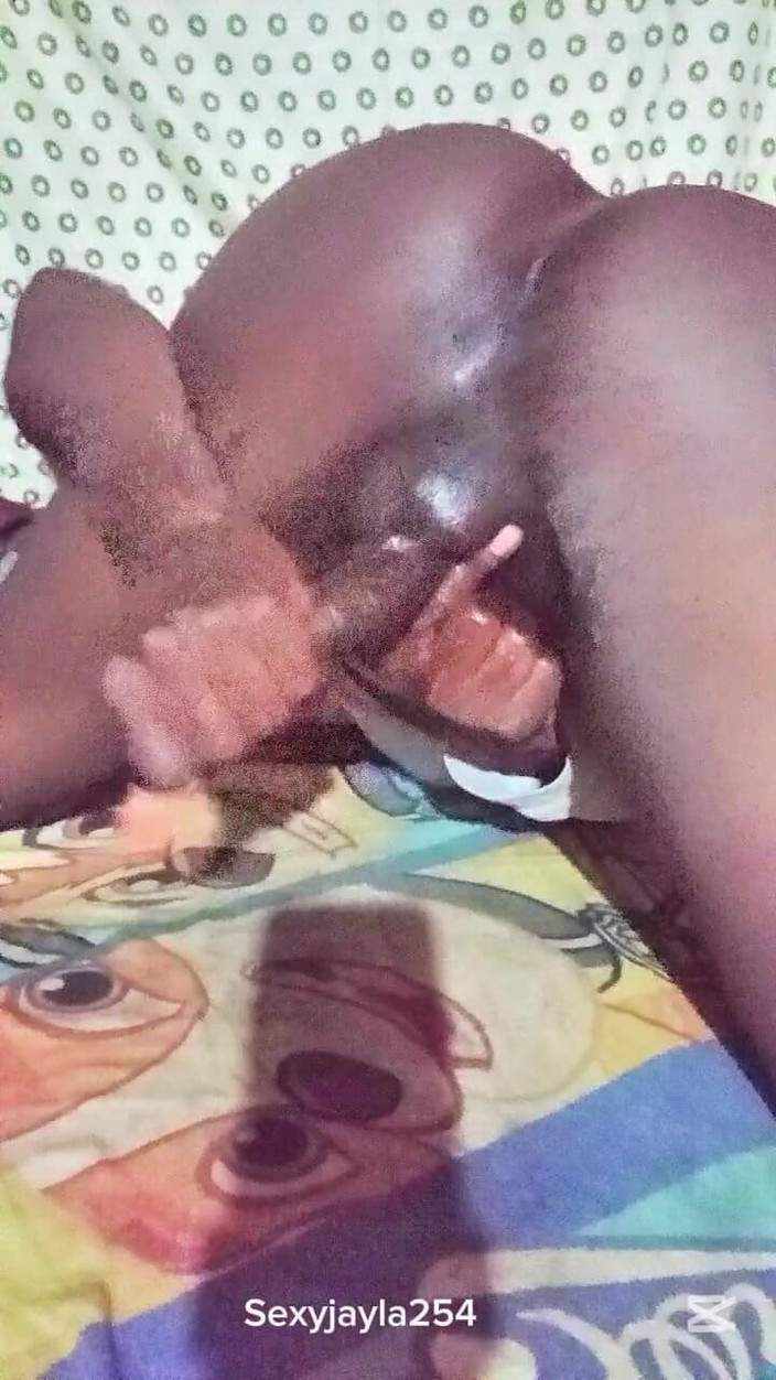 Sexyjayla254: Upclose View From the Back a Horny Boy. Masturbate Until...