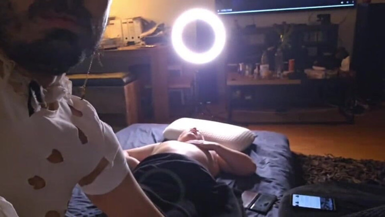 Blackfemboygerman: Femboy舔爸爸的脚并高潮