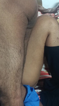 ソファーでハードな舐めを楽しむ人妻たち