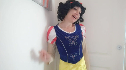 savannahamatoriale: snowhite, your favourite princess