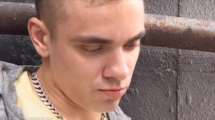 Young Bastards: Un garçon bi ouvre son trou