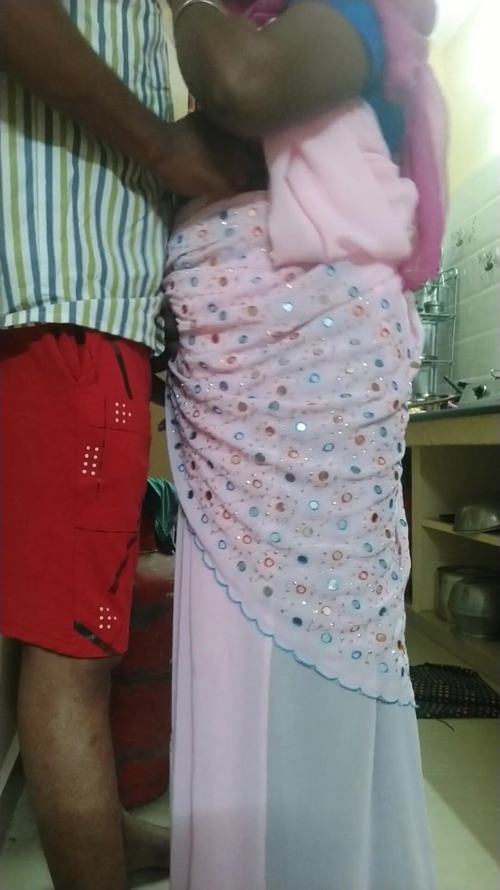 Saranya: Watercan boy jebanie
