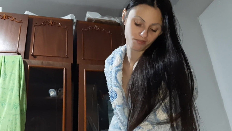 Lesbian-candys: Nachbarin verführt mich und leckte meine muschi, während ihre freundin...
