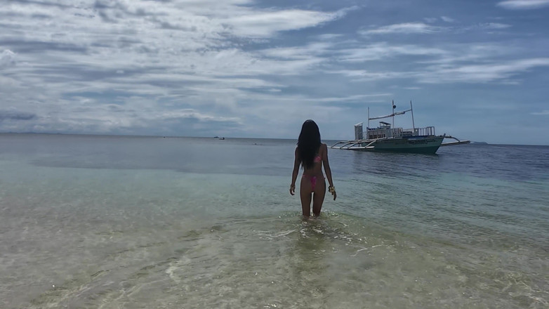 MaikaMann: Ânus relaxante na água macia do oceano salty antes do sexo...