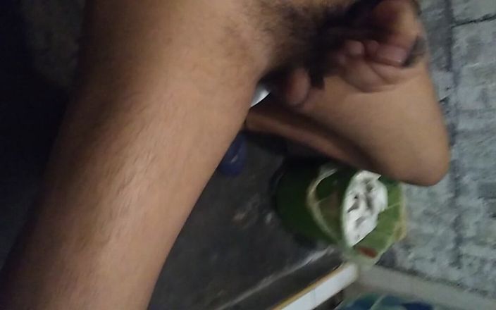 AlexAlejandro13: Sexy kluk nahý v koupelně