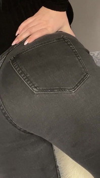 Rotten furzt in jeans