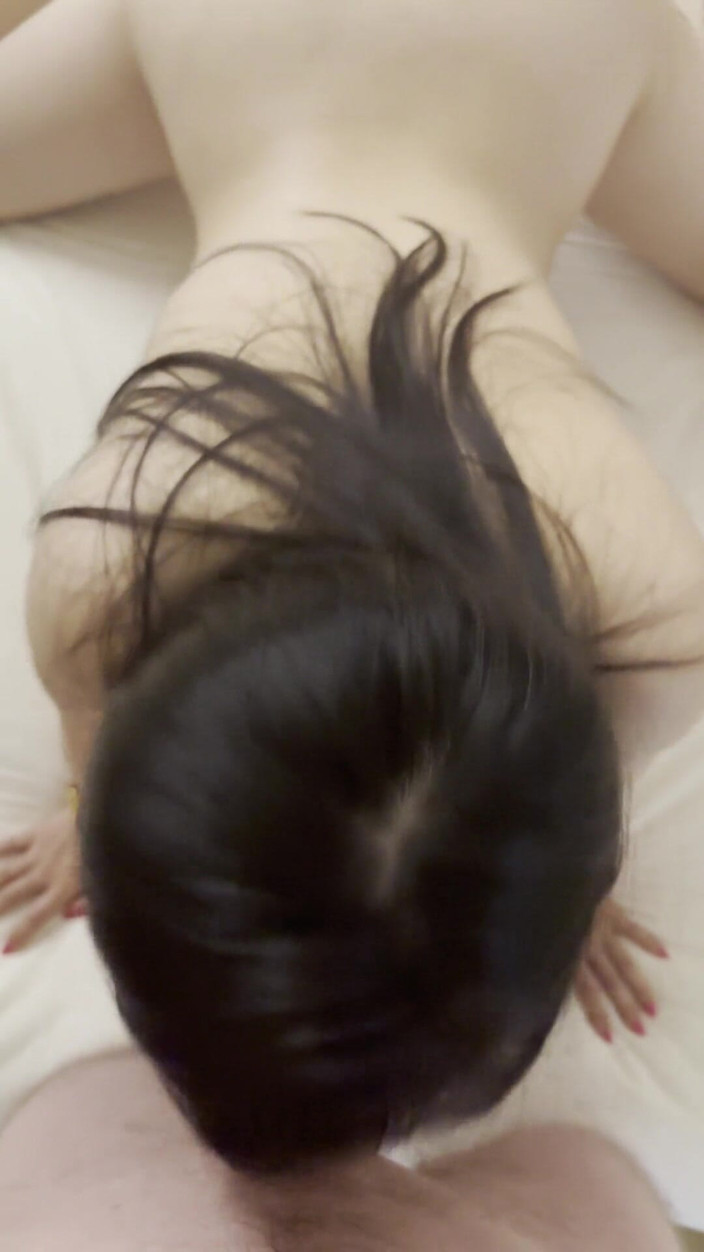 AsianHoneyAss: देखने का बिंदु एशियाई बेब लंड चुसाई और चूत में वीर्य के लिए बीडब्ल्यूसी पर सवारी कर रही है