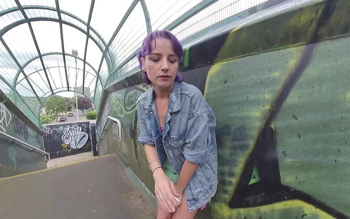 VR smokers HD-2D Videos Only: Annabel Lee - smoking