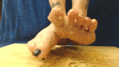 Abby Anna: ASMR crush chips barefoot toes soles