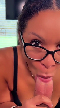 POV Sex oralny odwrotny kowboj z Big Ass Black Girl