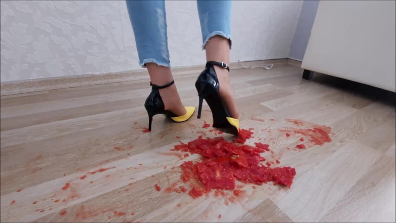 Goddess Lina: Goddess Lina tomatoes crush
