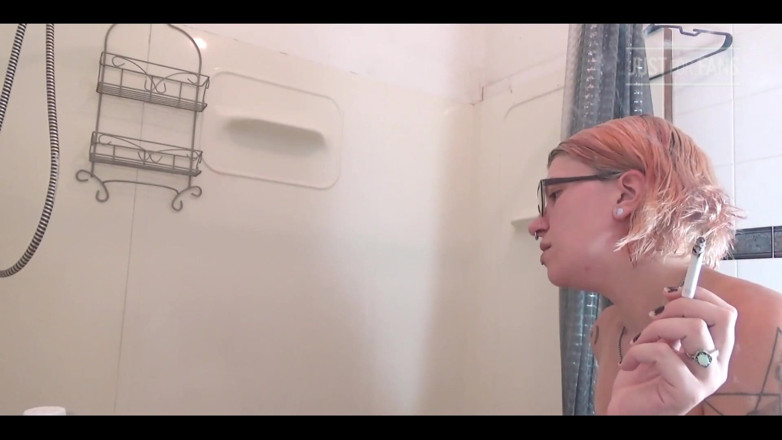 FondaDix: Candid Post-shower Smoke