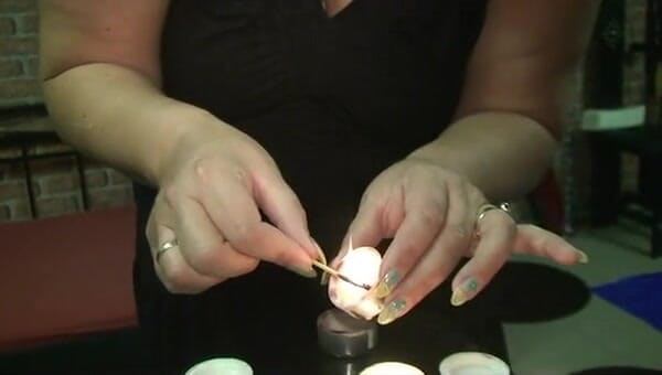 Anna Devot: Annadevot - I light candles