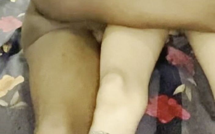 Madhya Sangeeta: Bharat bhabhi sesso con un servo della casa
