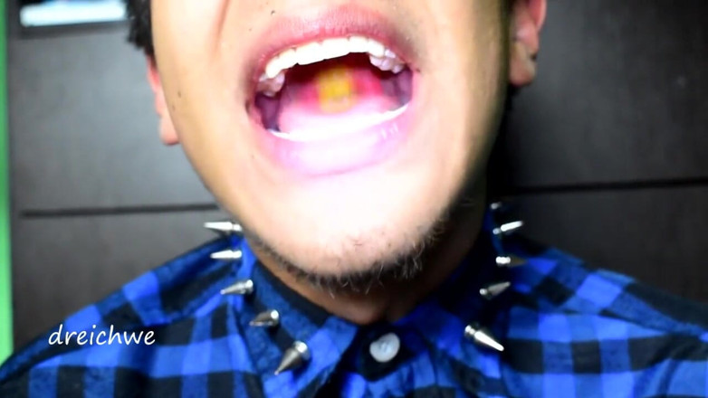Dreichwe: Eating rubber worms