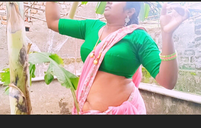 Telugu honey lips: Villege形成热辣性感的女仆与主人计划杉木操逼。泰卢固肮脏的谈话。第1部分