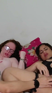 La mia amica Sapatao voleva fare May Suruba qui a casa e ha lasciato la sua figa bagnata Di Tezao
