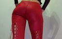 Leather Nia: Loira de leggings vermelhas recebe gozada interna em primeiro plano