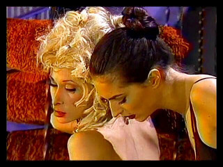 Tirrany Girls: Mistrees的胸部被挑逗