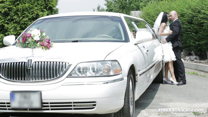 Private.com: PRIVATO qui viene la sposa