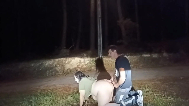 Crx2l: Venkovní sex se zralou