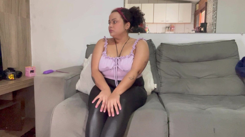 Cutiepiie Chubby: La bbw Peri0d scoreggia su leggings lucidi mentre guarda la...
