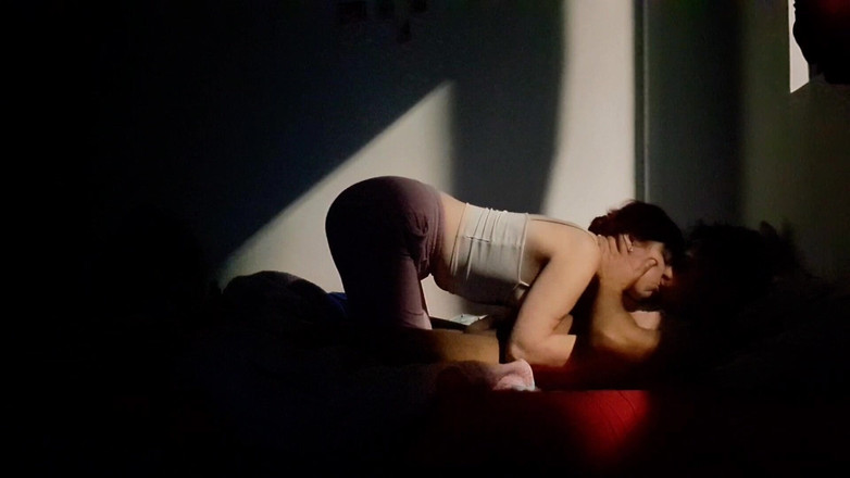 Eu-Girl: Ik nodigde haar uit om films te kijken en we...