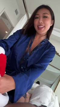 Cock Hungry Asian Slut Gives Blowjob for Xmas