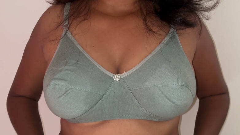 Bhabixx: Desi bhabi xoa bóp ngực- vợ Ấn Độ bobs và xoa bóp âm...