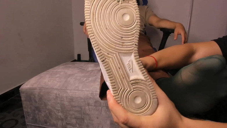 Tomas Styl: Half Green Sheer Massage