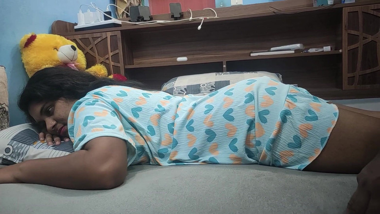 Vaishnavysharunraj: Bini desi Malayali Bahagian 2 Menjilat Pantat