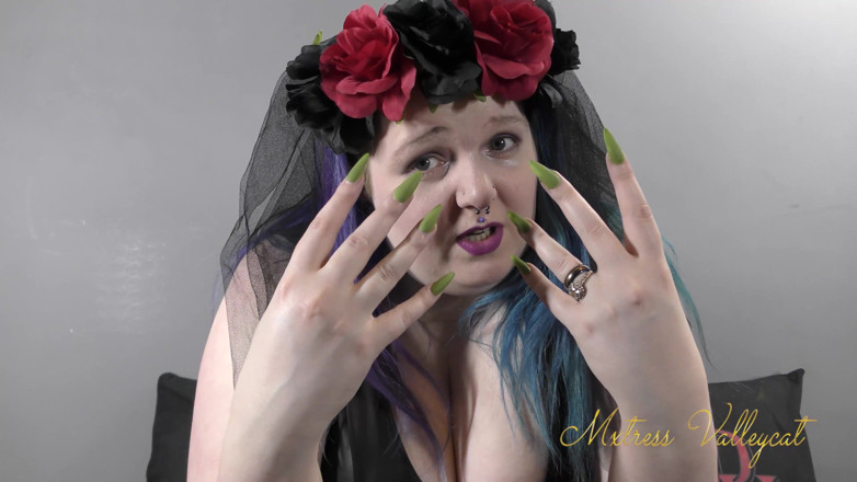 Mxtress Valleycat: Viciada em unhas mágicas de Valleycat