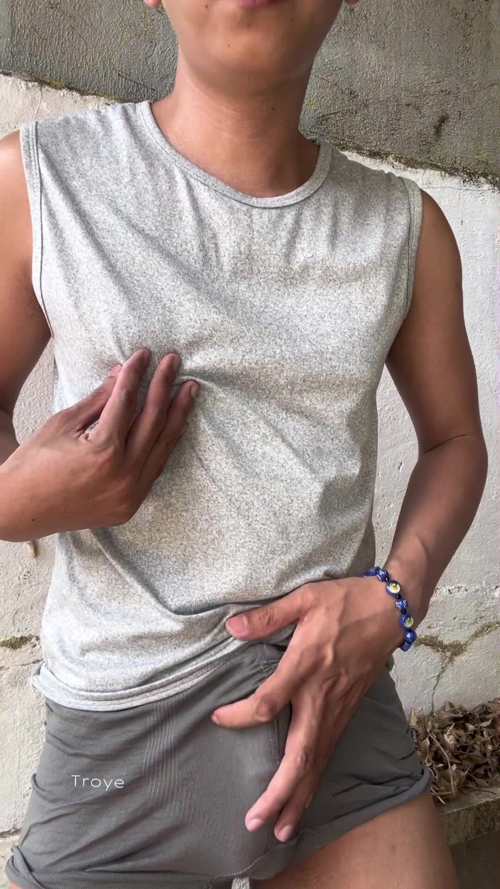 Troye_AsianPinoy: Îmi seduc fratele vitreg cu pula mea mare veiny