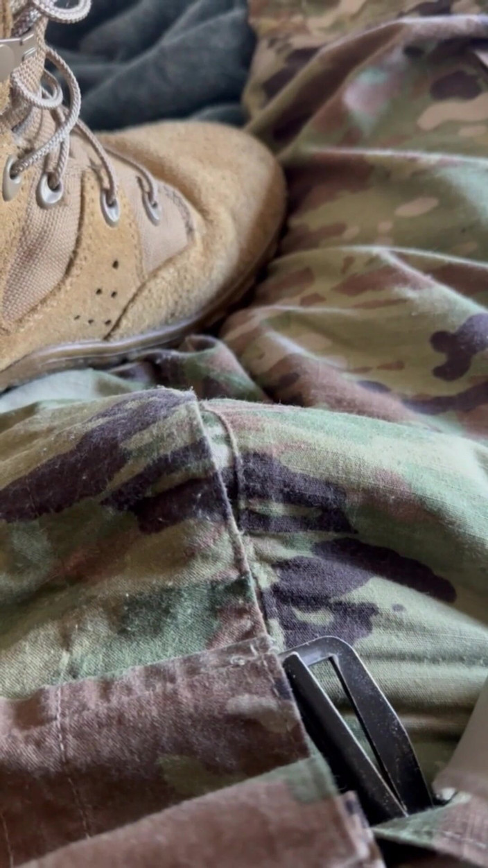 Gay Soldier Stuff: Super Hot - Us Army Solider Shoots Load of Cum on...