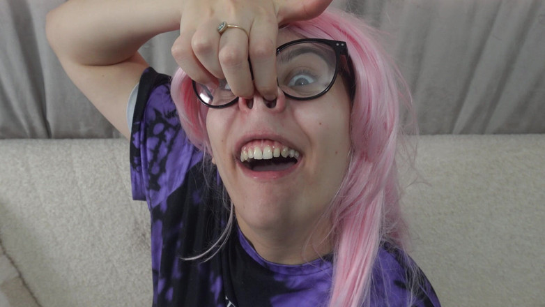 AmayaMori: Chị kế của tôi làm cho khuôn mặt ngớ ngẩn...