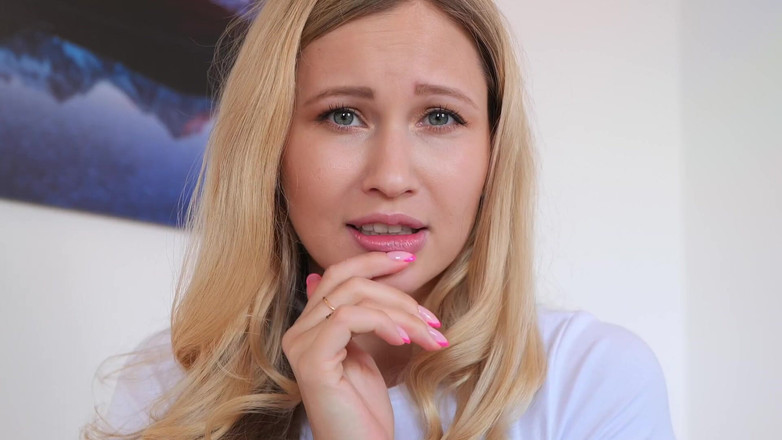 Stella Cardo: Flirtuje s tebou, aby jí to ukázala