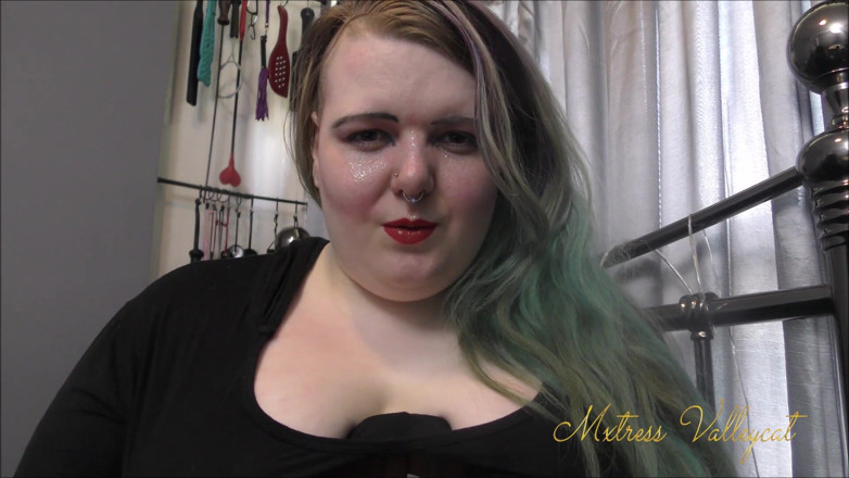Mxtress Valleycat: Mesmerized into buying me boots