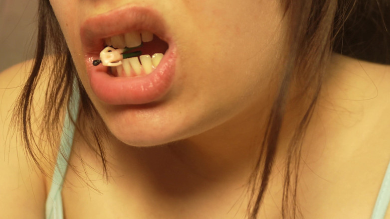 AmayaMori: Giantess Girl Unwraps a Candy but Is Surprised Because There...