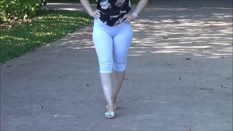 RedRoseRus: Big butts white leggings on walk