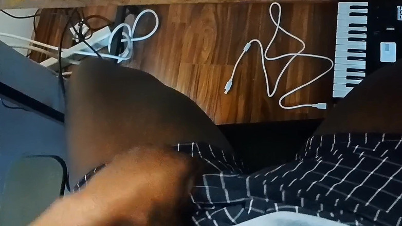 Big black cock BBCee: Azdırıyor anal parmaklama büyük zenci yarağımı okşuyor
