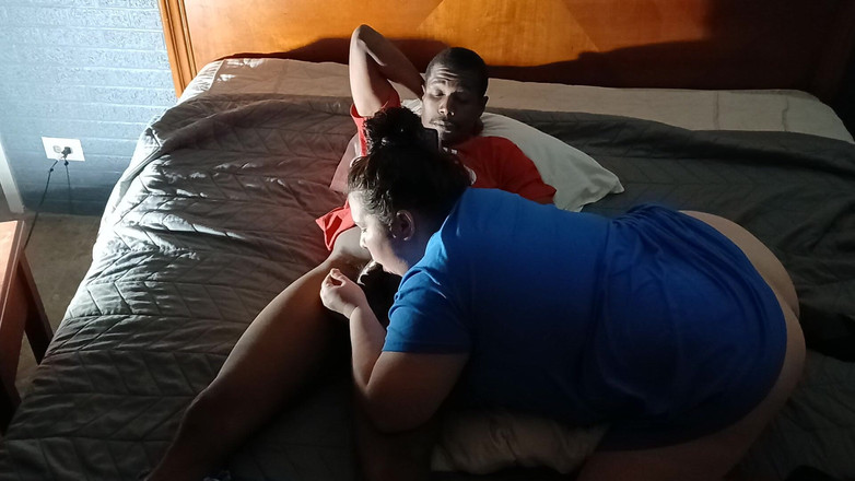 Big uhaul: Ratu tekak selamba Lynn dapat pancutan mani mendalam di dalam...